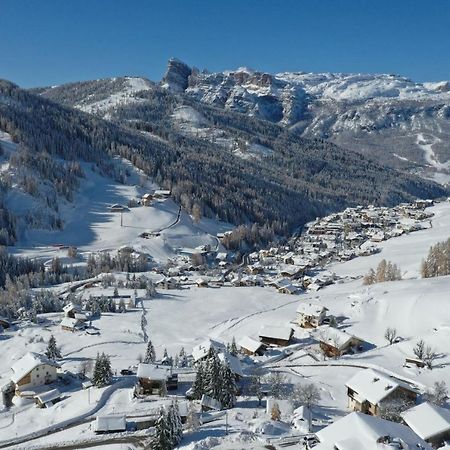 Hotel Conturines San Cassiano  Exterior photo